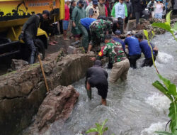 Tanggul Jebol di Depok, Banjir Rendam Permukiman Warga