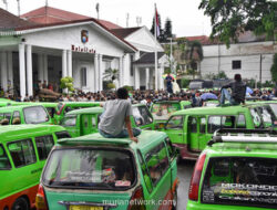Angkot Tua Bogor Harus Musnah, Wali Kota Tak Beri Kompromi