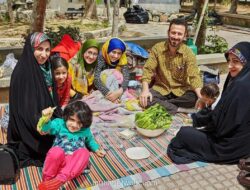 Gaji Rp3,2 Juta di RI vs 280 Juta Rial di Iran: Siapa yang Lebih Bisa Bernapas?