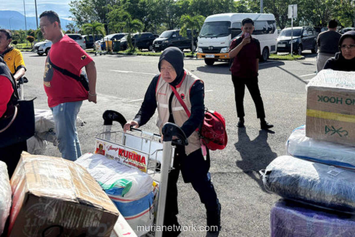 Risma Bawa Solusi Ternak Mini untuk Korban Banjir Agam
