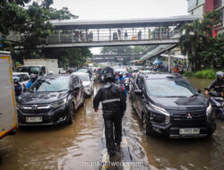 Genangan 70 Sentimeter Lumpuhkan DI Panjaitan, Lalu Lintas Dialihkan ke MT Haryono