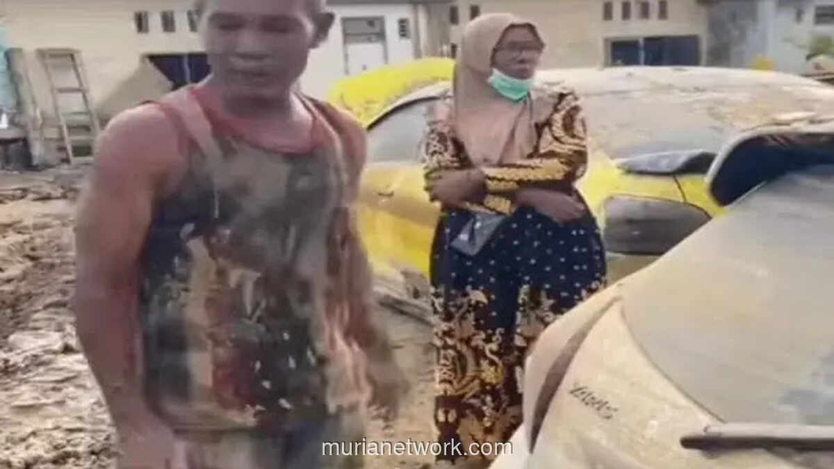 Parkir Darurat Banjir Dihargai Rp1,5 Juta, Mobil Tetap Terendam