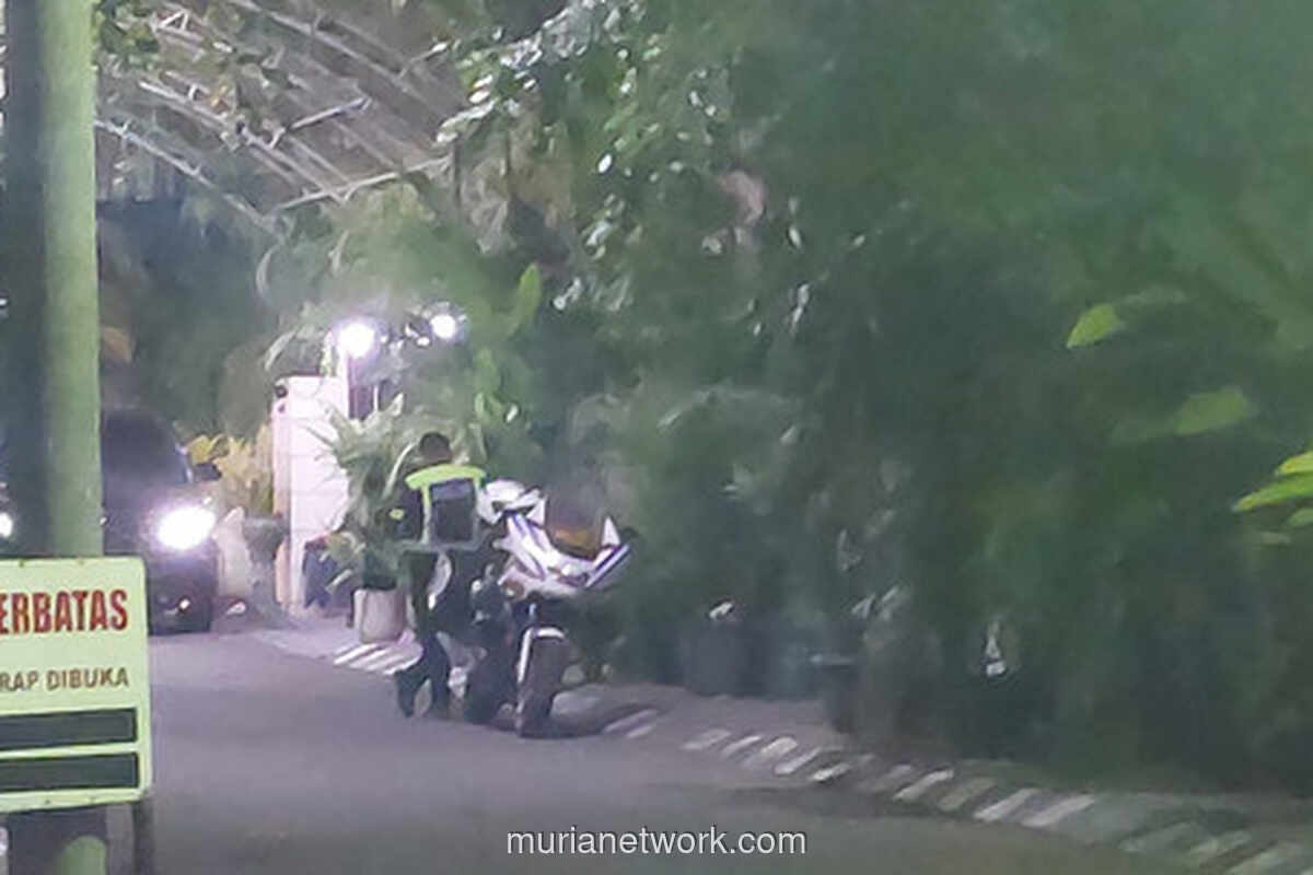 Jokowi Terima Kunjungan Eggi Sudjana di Solo, Akses Media Ditutup Ketat