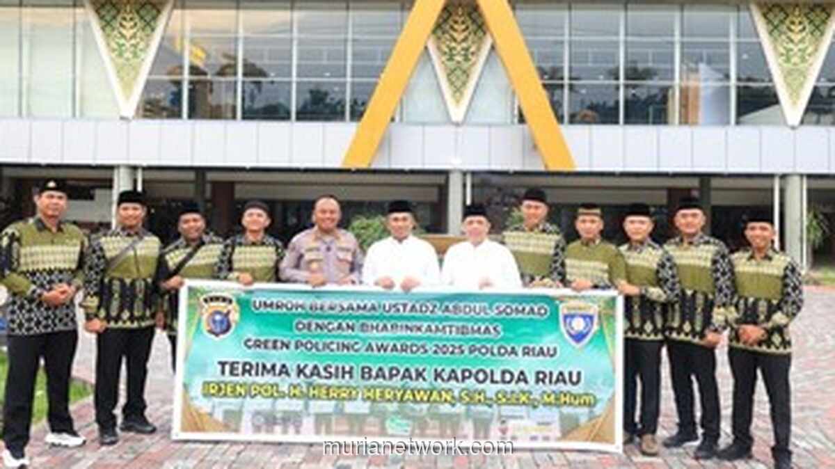 Dedikasi Jaga Lingkungan, Sepuluh Bhabinkamtibmas Riau Dianugerahi Umroh
