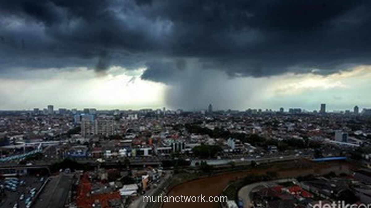 Jakarta Siaga, 22 Ruas Jalan Terendam Banjir Hingga 90 Sentimeter