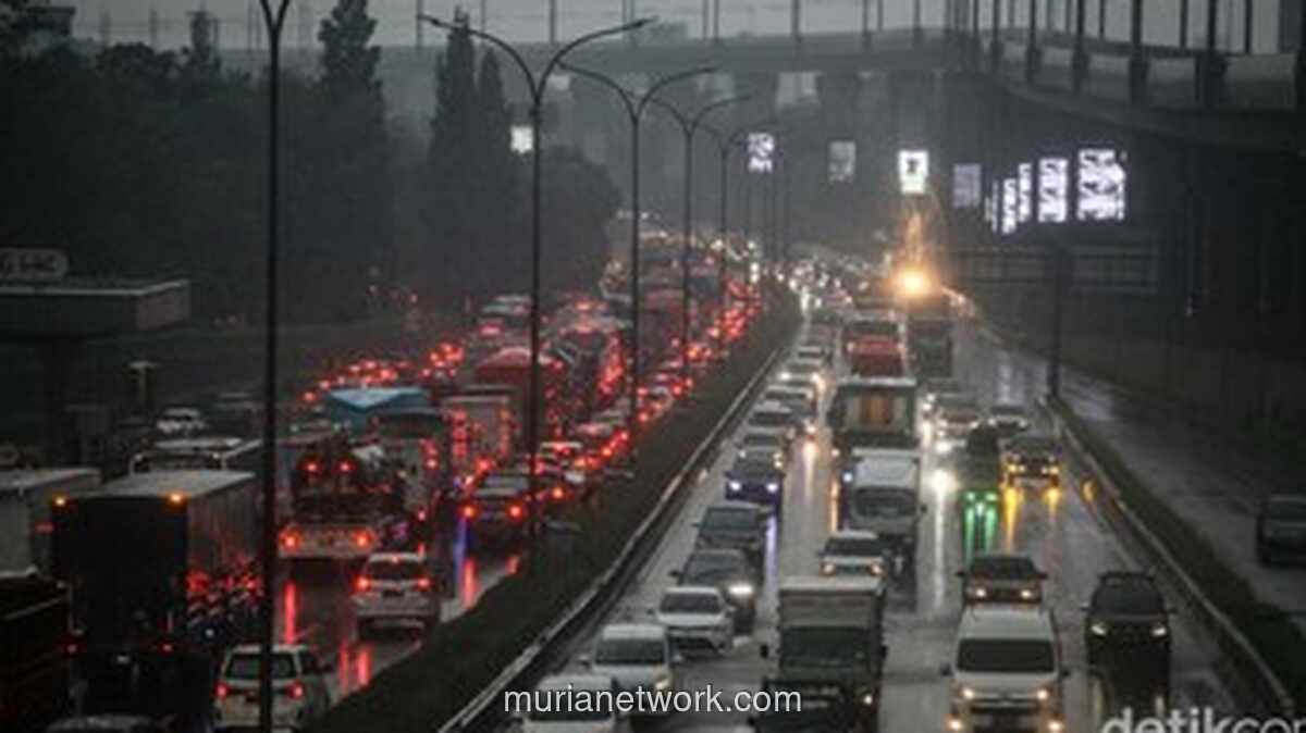 Macet Lagi! Sejumlah Ruas Tol Menuju Jakarta Kembali Tersendat Pagi Ini