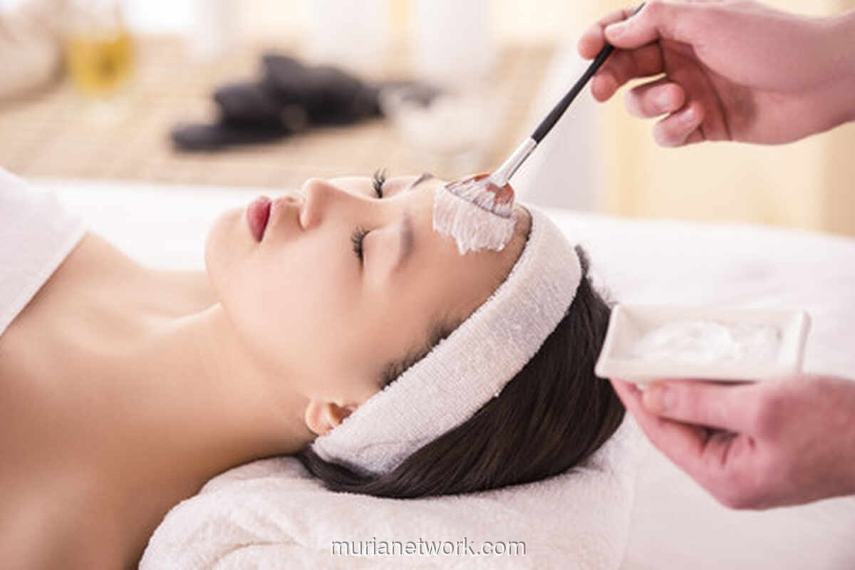 Facial Terlalu Sering? Ahli Ingatkan Risiko Rusaknya Skin Barrier