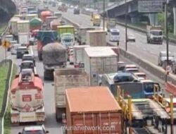 Tol Jakarta-Cikampek Lumpuh, Antrean 5 Kilometer Warnai Libur Isra Miraj