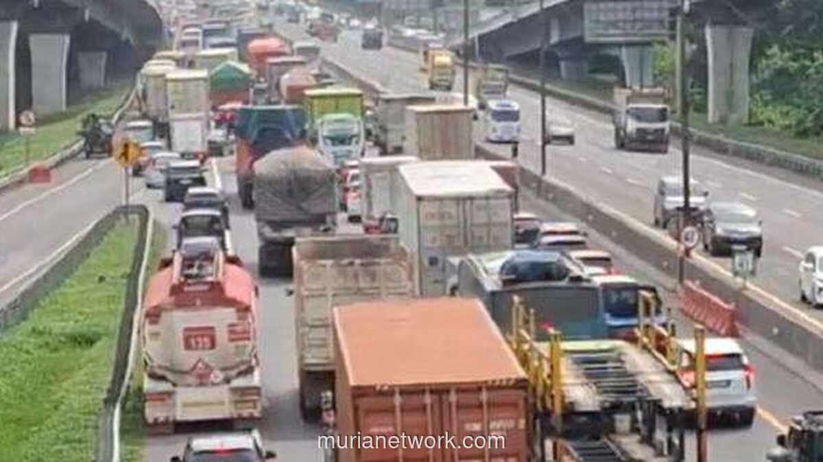 Tol Jakarta-Cikampek Lumpuh, Antrean 5 Kilometer Warnai Libur Isra Miraj