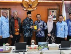 Gus Ipul Minta Daerah Awasi Ketat Penyaluran Bansos