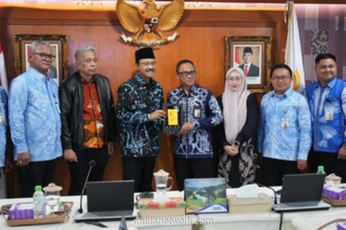 Gus Ipul Minta Daerah Awasi Ketat Penyaluran Bansos