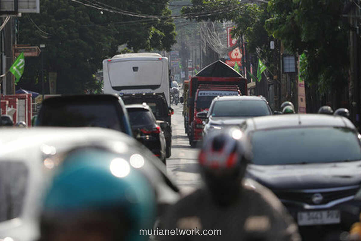 Bus Besar dan Jalan Sempit: Kemacetan Kronis Kembali Paralyze Sawangan