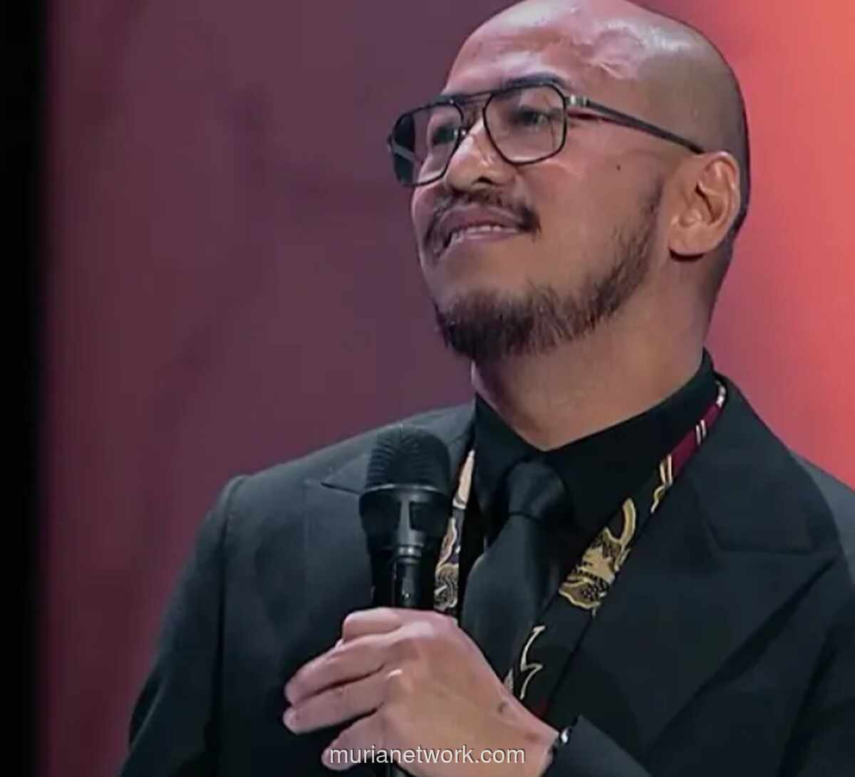 API FPI DKI Laporkan Pandji Pragiwaksono, Tuduh Lawakan Dinodai Ibadah Shalat