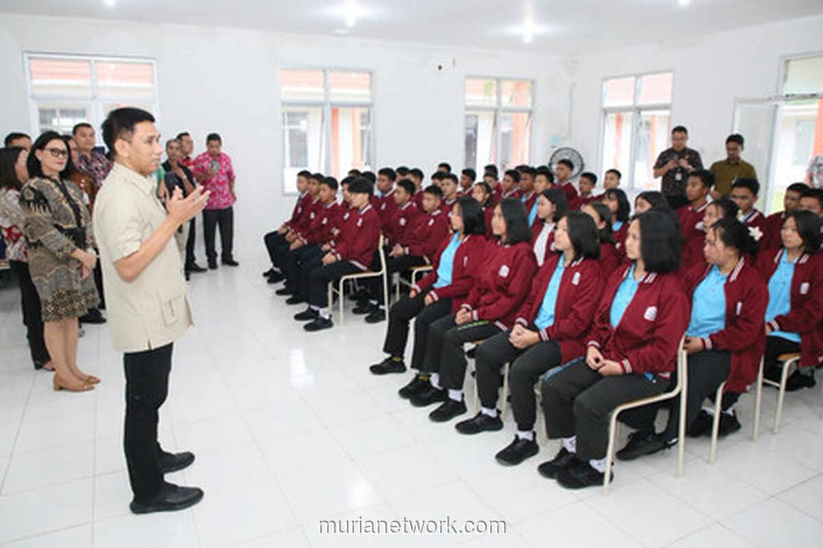 Wiyagus Sambangi Sekolah Rakyat di Minahasa, Serukan Semangat Belajar dan Cinta Tanah Air