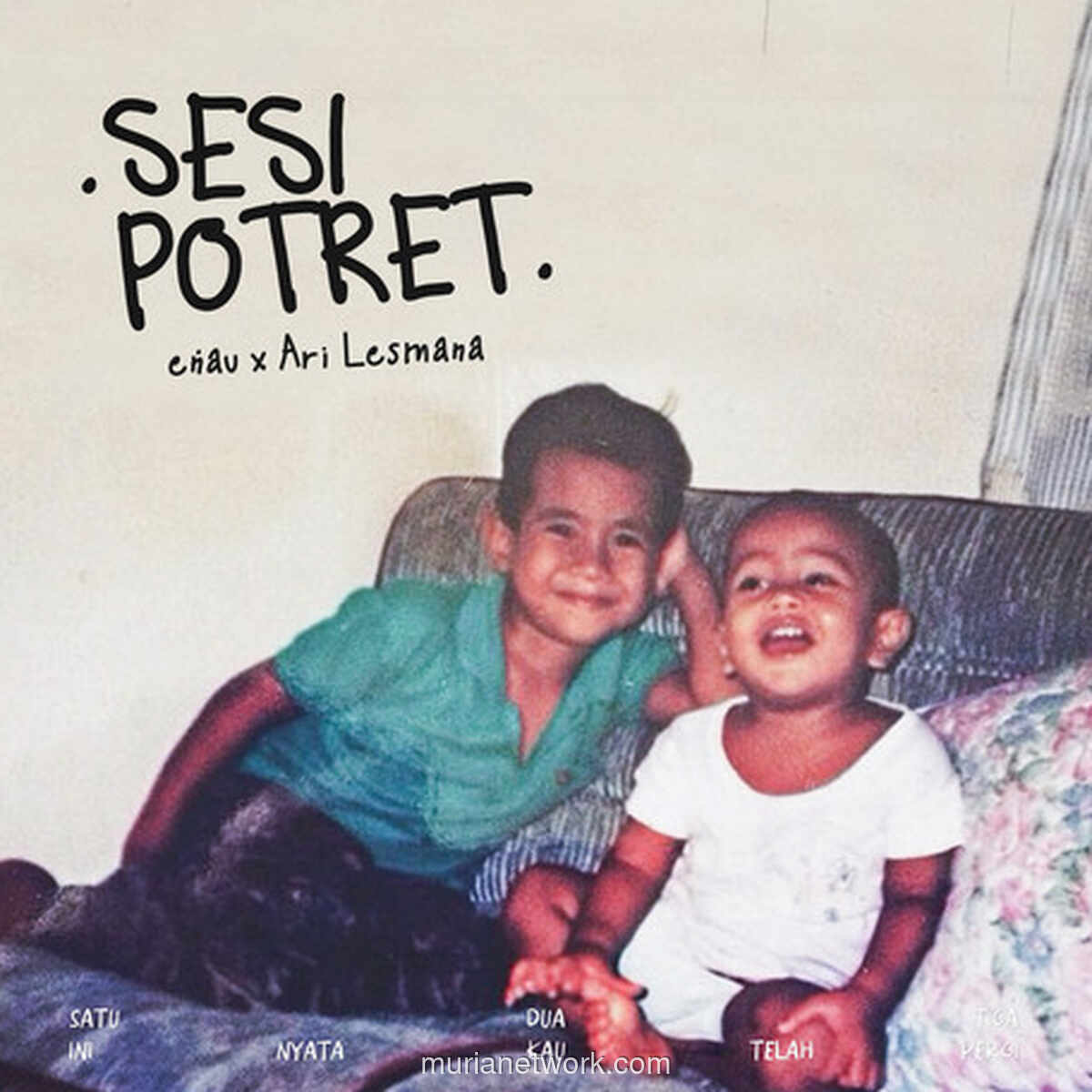 Eńau dan Ari Lesmana Rangkul Duka dalam Sesi Potret