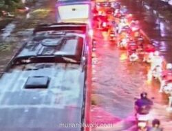 Hujan Pagi Guyur Jakarta, Dua Ruas Jantung Ibu Kota Tergenang