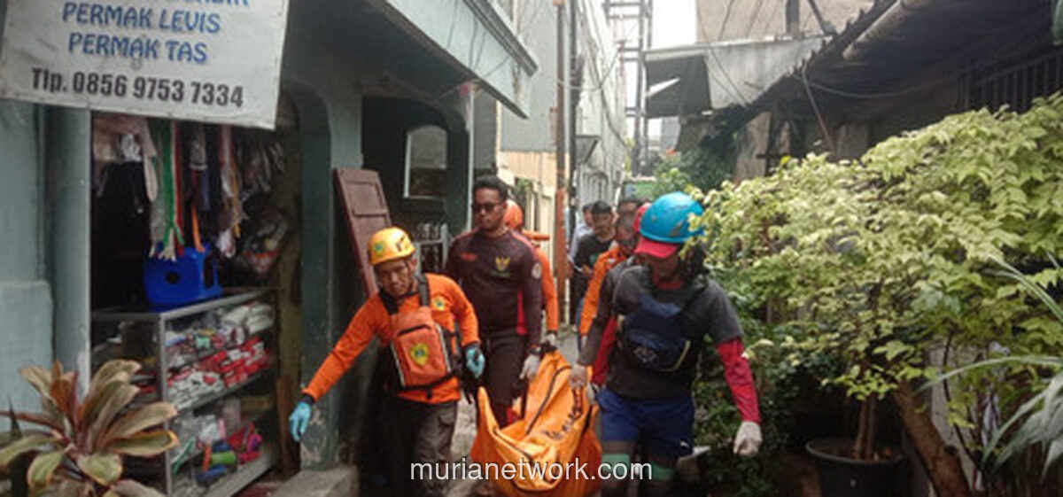 Ega Terseret Arus Ciliwung, Ditemukan 12 Kilometer dari Lokasi Kejadian