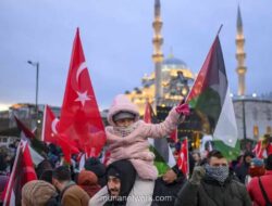 Gelombang Solidaritas di Jembatan Galata: Istanbul Tolak Diam Atas Gaza