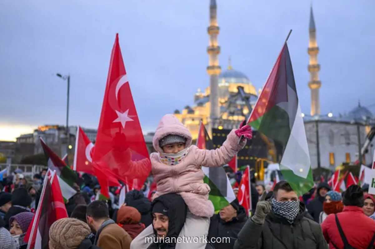 Gelombang Solidaritas di Jembatan Galata: Istanbul Tolak Diam Atas Gaza