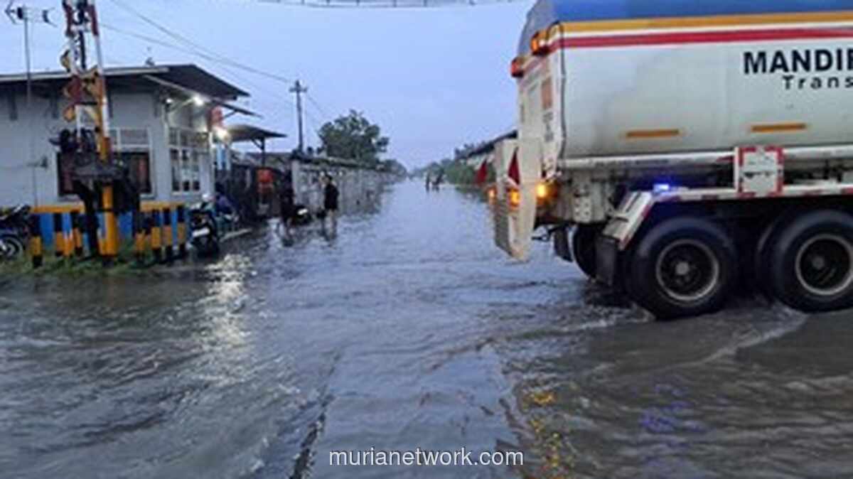 Banjir Rendam Rel, Empat Perjalanan KA di Jalur Pantura Terpaksa Dibatalkan