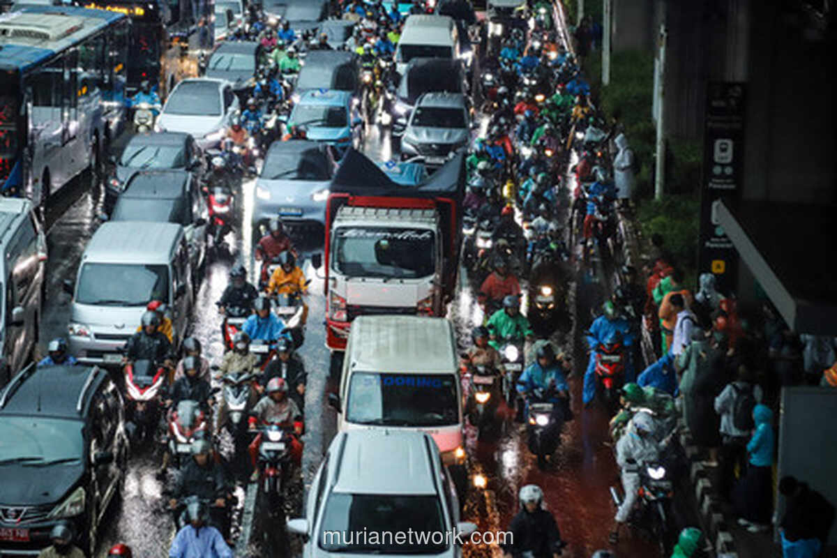 Enam Jam Terjebak Macet: Perjalanan Cibinong-Kuningan yang Berubah Jadi Ujian Kesabaran