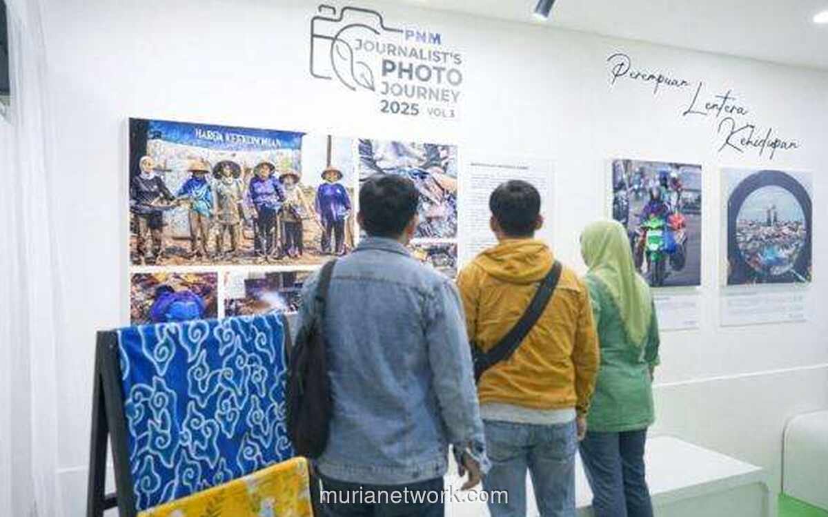 Lentera Perempuan Menyala di Tengah Keramaian Stasiun MRT