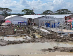 Warga Korban Bencana Sumatera Pilih Bangun Hunian Sementara di Dekat Rumah Rusak