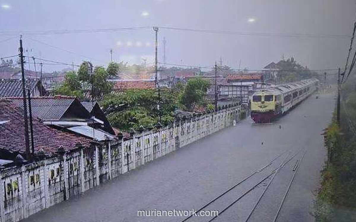 Hujan Deras Lumpuhkan 82 Perjalanan Kereta, Lintasan di Semarang dan Jakarta Terendam