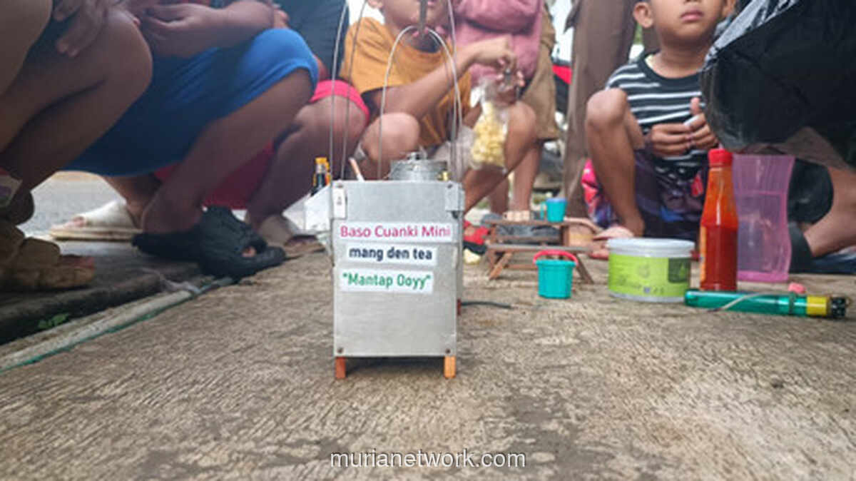 Dari Iseng Jadi Laris, Gerobak Cuanki Mini Mang Den Raup Ratusan Ribu Sehari