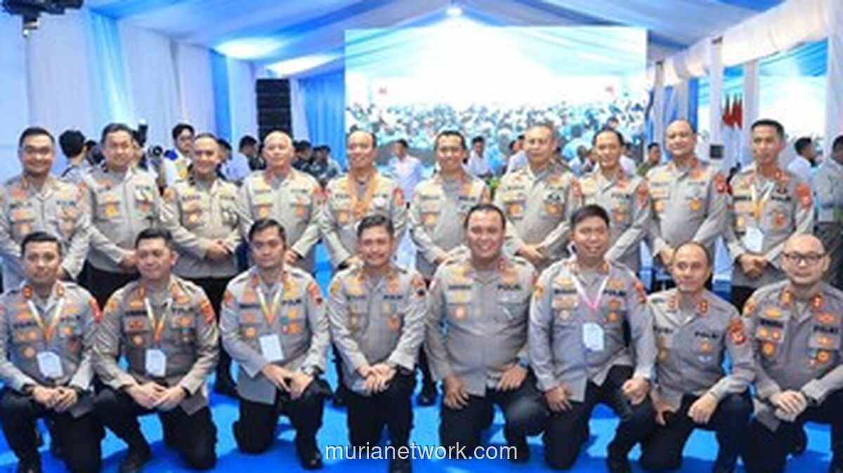 Tiga Jenderal Polri Terima Bintang Jasa di Tengah Hamparan Jagung Karawang