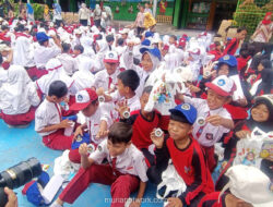 Lapangan SDN Kalibaru 01 Dicat Biru untuk Hapus Trauma Siswa Korban Tabrakan