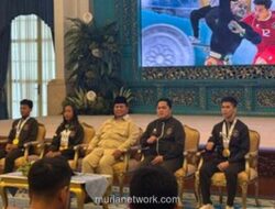 Prabowo Serahkan Bonus untuk Atlet SEA Games, Didit Hadir Mendampingi
