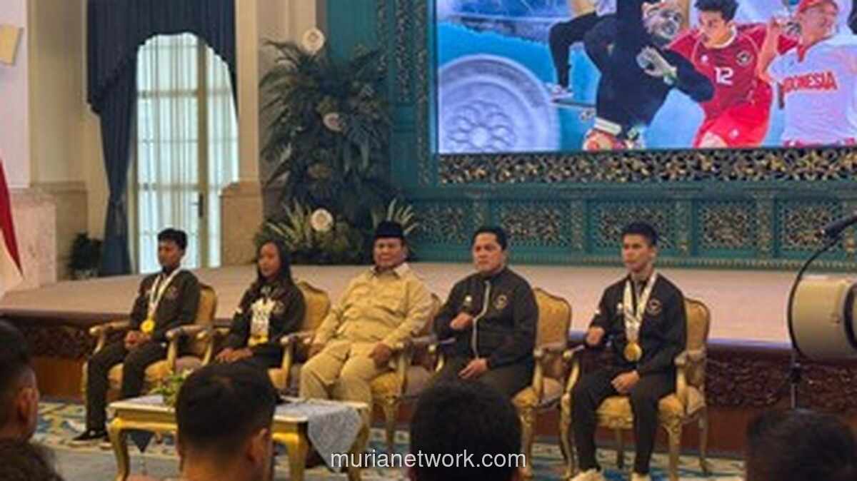 Prabowo Serahkan Bonus untuk Atlet SEA Games, Didit Hadir Mendampingi