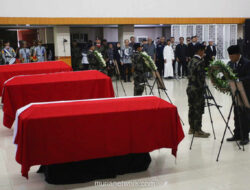 Menteri Trenggono Pingsan di Tengah Upacara Duka Korban Pesawat KKP