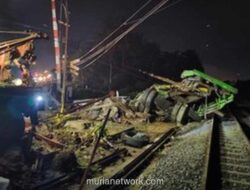 Tragis di Perlintasan Kebumen, Truk Tergulung KA Gejayana