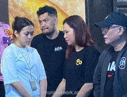 Keluarga Bawa Pulang Jenazah Pramugari dari Tebing 500 Meter di Pangkep