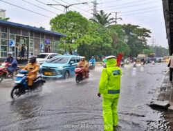 Jakarta Siaga Awas, Hujan Ekstrem Lumpuhkan Ibu Kota Sejak Subuh
