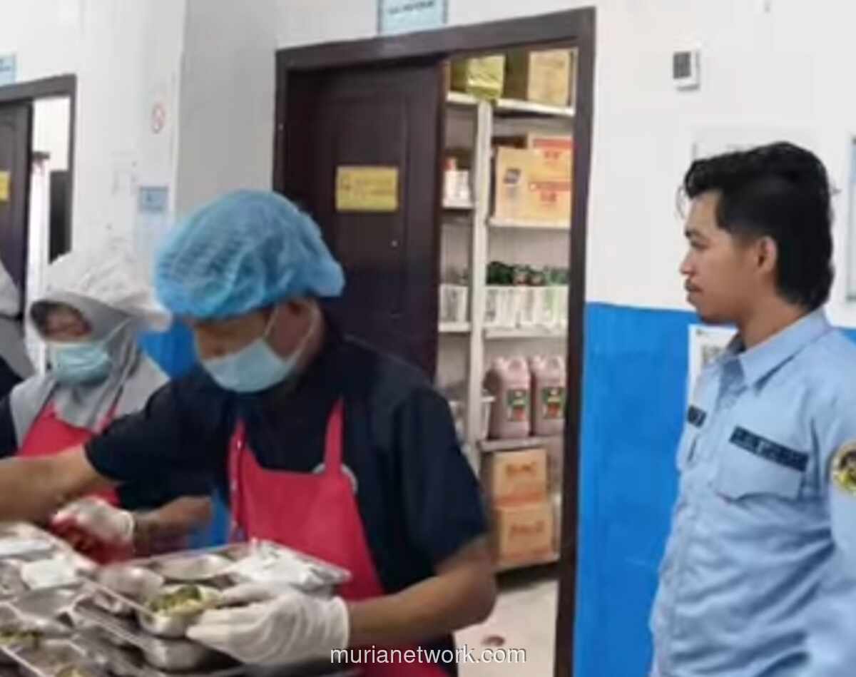 Triliunan untuk Makan Bergizi, Nasib Guru Honorer Masih Terkatung-katung