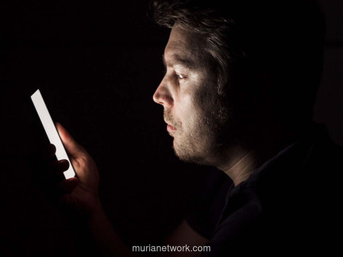 Pikiran Kita, Peta Mereka: Ketika Algoritma Menggambar Ulang Realitas