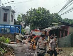 Longsor di Jalur Puncak, Akses Alternatif Tertutup Material Tebing