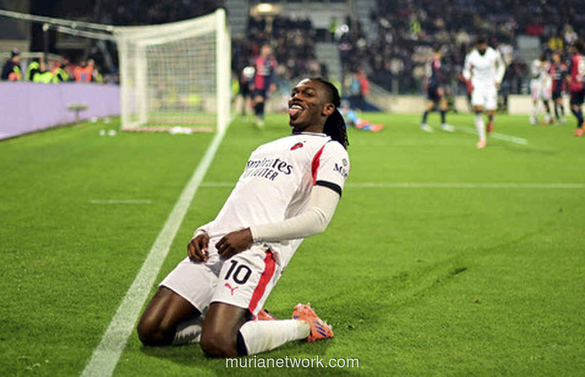 Leao Pecah Kebuntuan, AC Milan Puncaki Klasemen Usai Taklukkan Cagliari