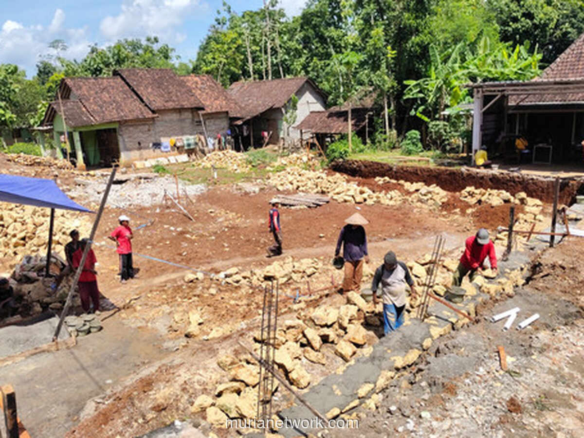 Janji Donatur Menguap, Warga Gari Bangun Masjid dengan Semangat Gotong Royong