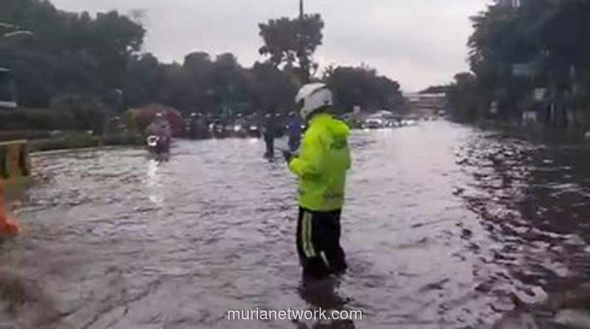 DI Panjaitan Tergenang, Lalu Lintas Kacau Balau Pagi Ini
