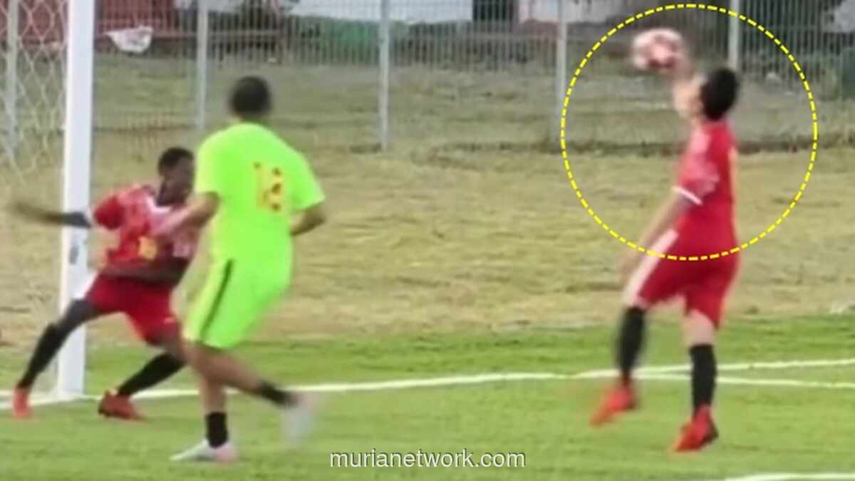 Gibran Dituding Curang Saat Main Bola dengan Anak-anak di Wamena