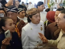 Mikrofon Dimatikan Saat Kerabat Keraton Solo Protes di Acara Penyerahan SK Menteri
