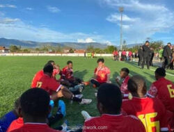 Gibran Serobot Lapangan, Cetak Hattrick di Sela Kunjungan Papua