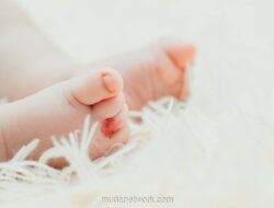 Bayi Lahir di Teras Musala, Warga Turun Tangan Saat Ibu Tak Sempat ke Bidan