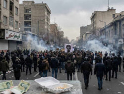 Iran di Ambang Jurang: Krisis Roti yang Berubah Jadi Pemberontakan