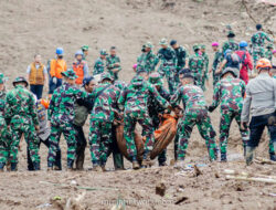 Longsor Cisarua Tewaskan 23 Marinir, Pencarian Terhambat Medan Berat