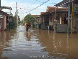 Banjir Kendal Meluas, Warga Berbondong-bondong Tinggalkan Rumah